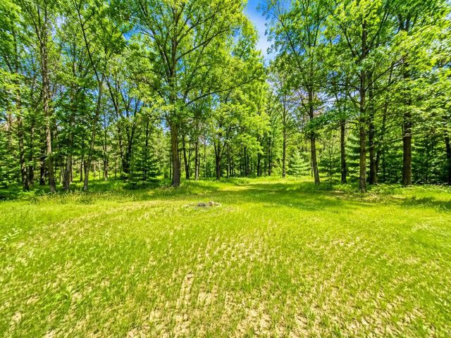 950 W Trout Valley Road, Hancock, WI 54943