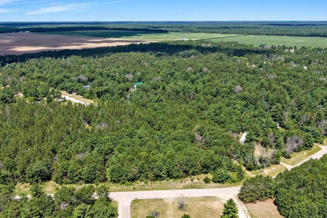 950 W Trout Valley Road, Hancock, WI 54943