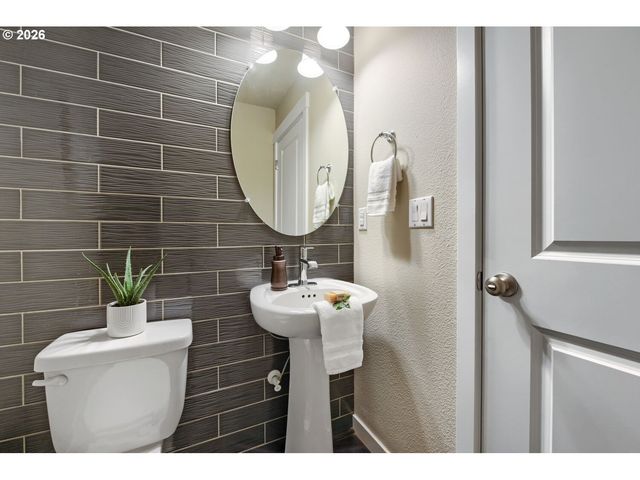 14020 Sw BURLWOOD Ln, Beaverton, OR 97005