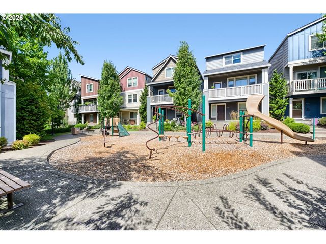 14020 Sw BURLWOOD Ln, Beaverton, OR 97005