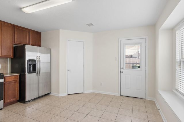 2658 Skyview Downs Drive, Houston, TX 77047