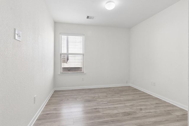 2658 Skyview Downs Drive, Houston, TX 77047