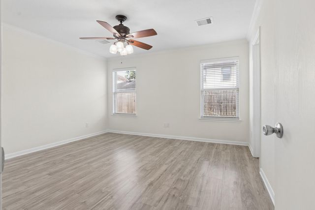 2658 Skyview Downs Drive, Houston, TX 77047