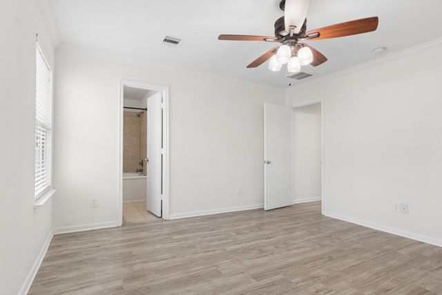 2658 Skyview Downs Drive, Houston, TX 77047