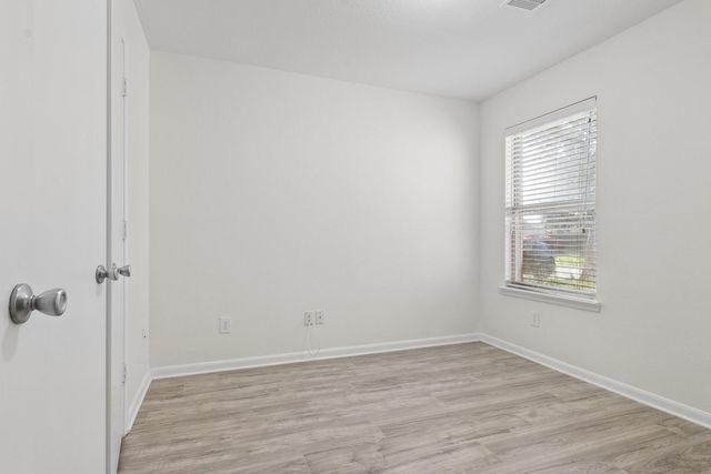 2658 Skyview Downs Drive, Houston, TX 77047
