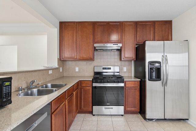 2658 Skyview Downs Drive, Houston, TX 77047
