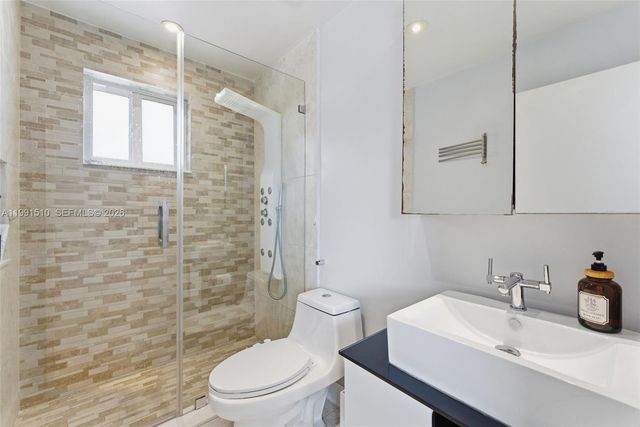 8657 NW 2nd St, Miami, FL 33126