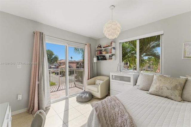 8657 NW 2nd St, Miami, FL 33126