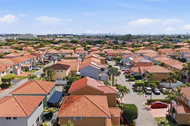 8657 NW 2nd St, Miami, FL 33126