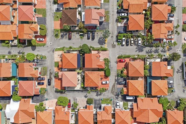 8657 NW 2nd St, Miami, FL 33126