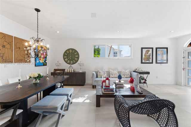 8657 NW 2nd St, Miami, FL 33126