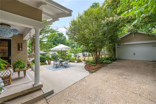 910 Courtland Street, Greensboro, NC 27401