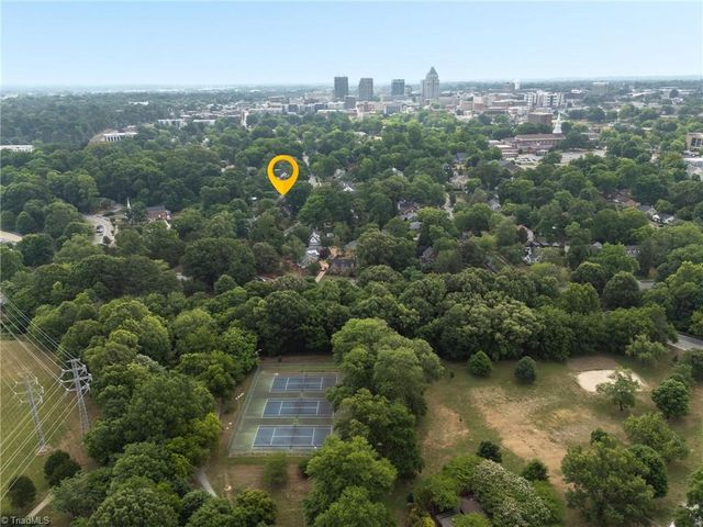 910 Courtland Street, Greensboro, NC 27401