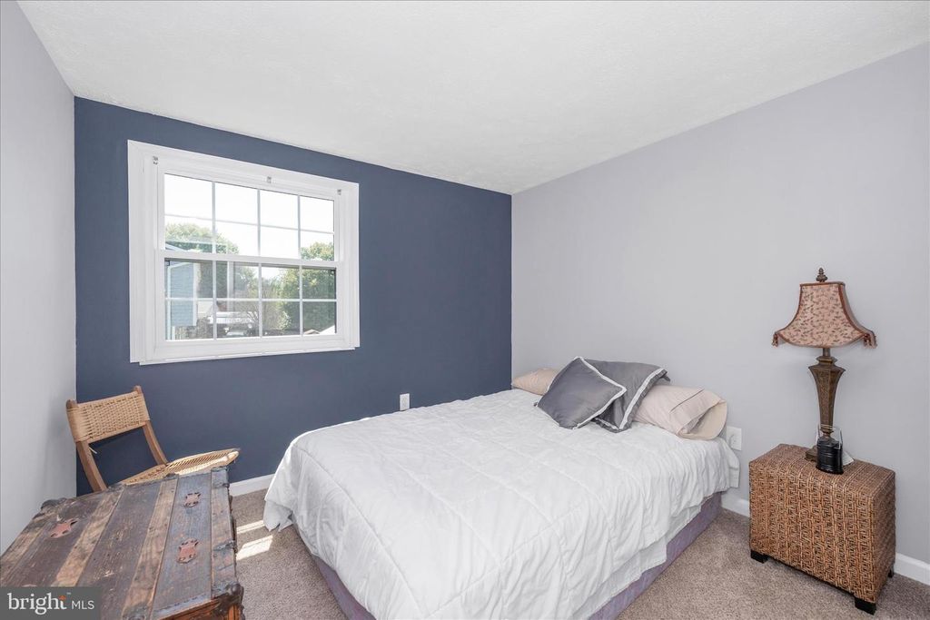Image 16 of property listing at 330 HEATHER RIDGE DR, Frederick, MD 21702