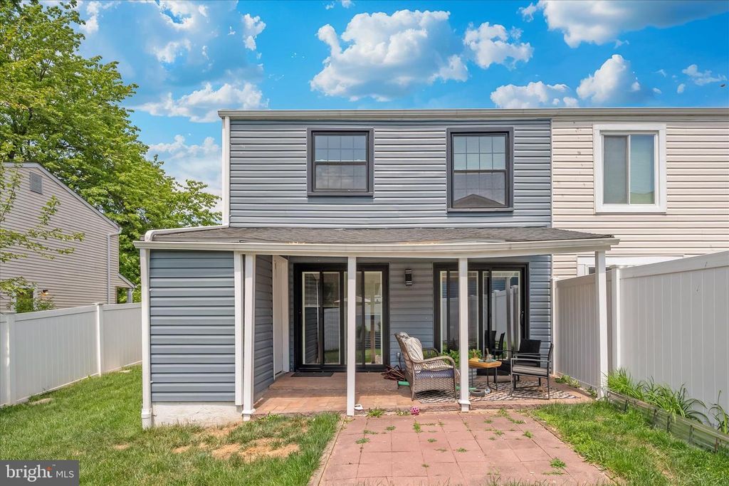 Image 21 of property listing at 330 HEATHER RIDGE DR, Frederick, MD 21702