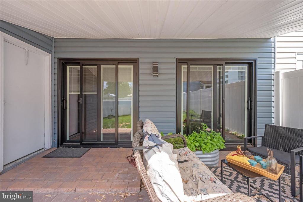 Image 22 of property listing at 330 HEATHER RIDGE DR, Frederick, MD 21702