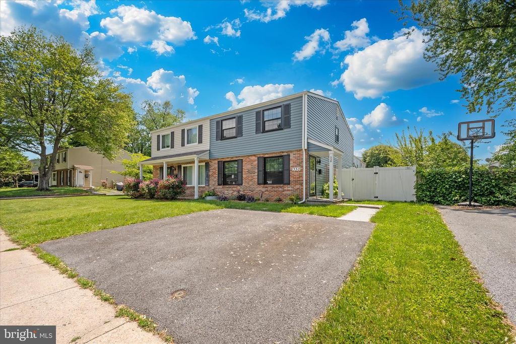 Image 25 of property listing at 330 HEATHER RIDGE DR, Frederick, MD 21702
