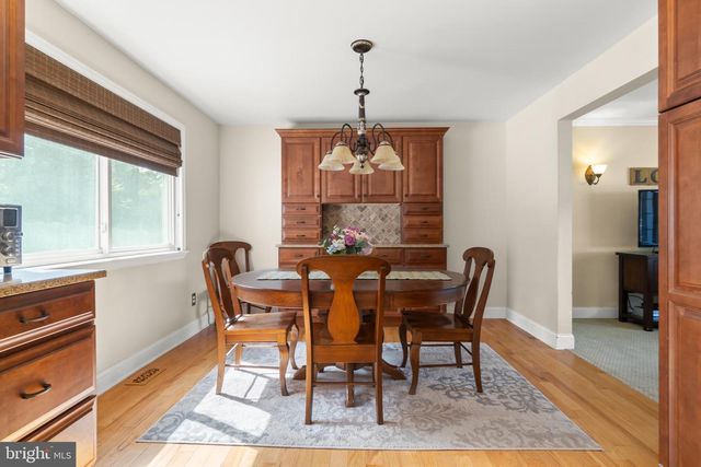 3 LINDEN CT, Turnersville, NJ 08012
