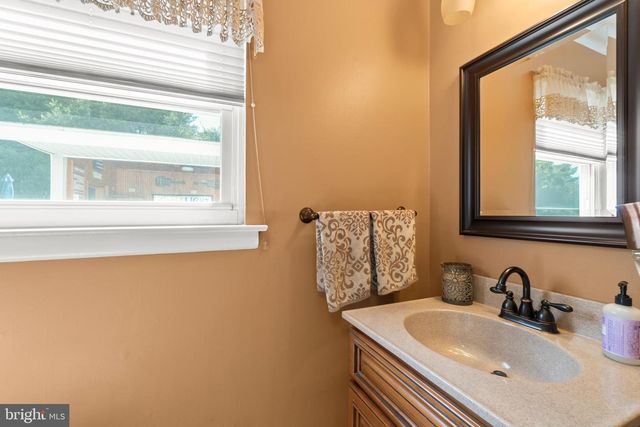3 LINDEN CT, Turnersville, NJ 08012