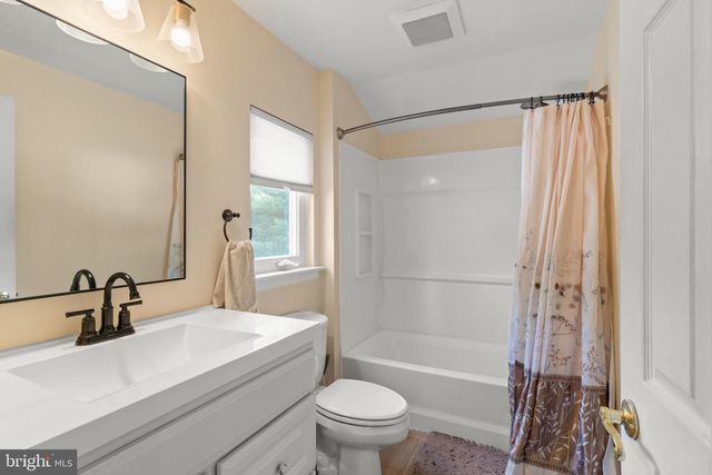3 LINDEN CT, Turnersville, NJ 08012