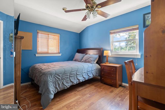 3 LINDEN CT, Turnersville, NJ 08012