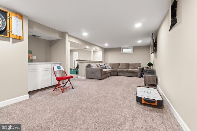3 LINDEN CT, Turnersville, NJ 08012