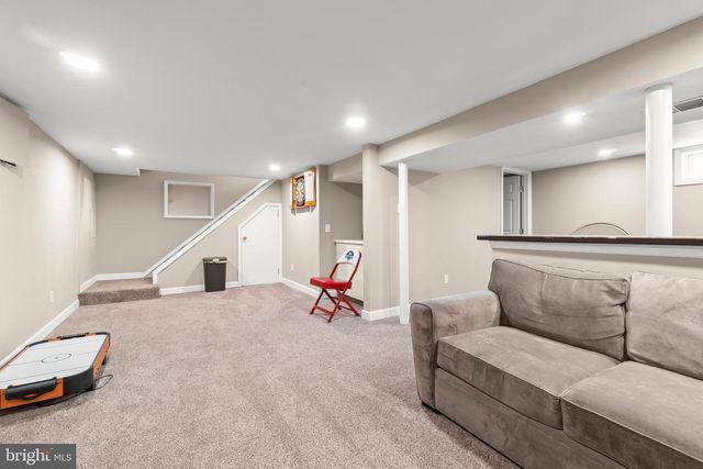 3 LINDEN CT, Turnersville, NJ 08012