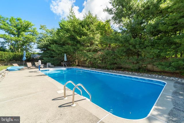 3 LINDEN CT, Turnersville, NJ 08012