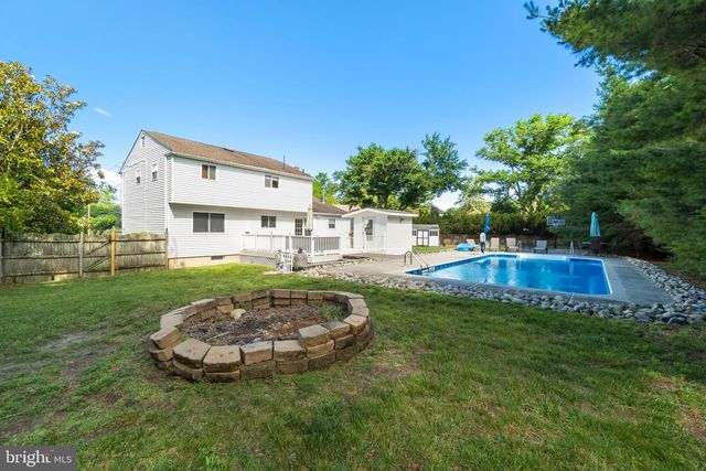 3 LINDEN CT, Turnersville, NJ 08012