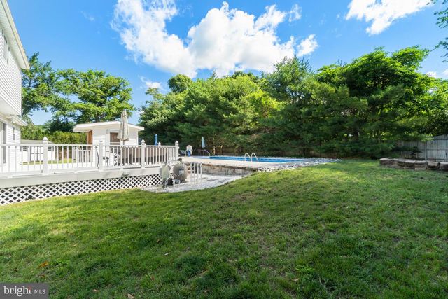 3 LINDEN CT, Turnersville, NJ 08012