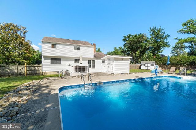 3 LINDEN CT, Turnersville, NJ 08012