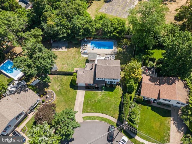 3 LINDEN CT, Turnersville, NJ 08012