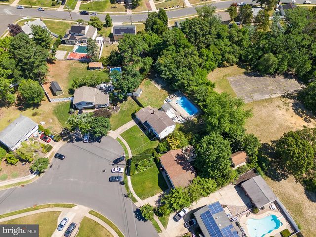 3 LINDEN CT, Turnersville, NJ 08012