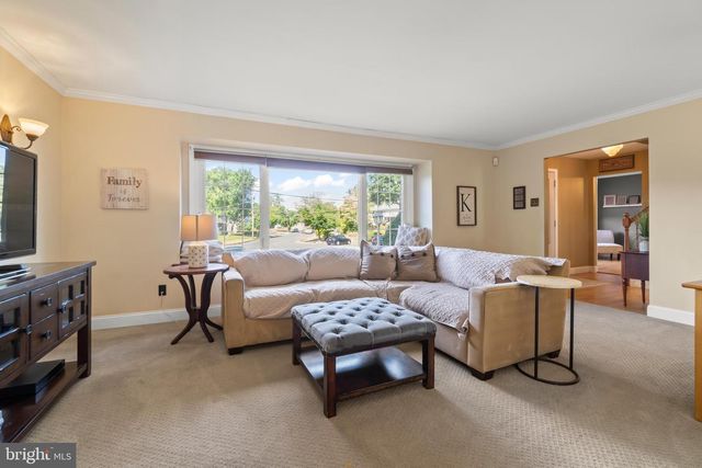 3 LINDEN CT, Turnersville, NJ 08012