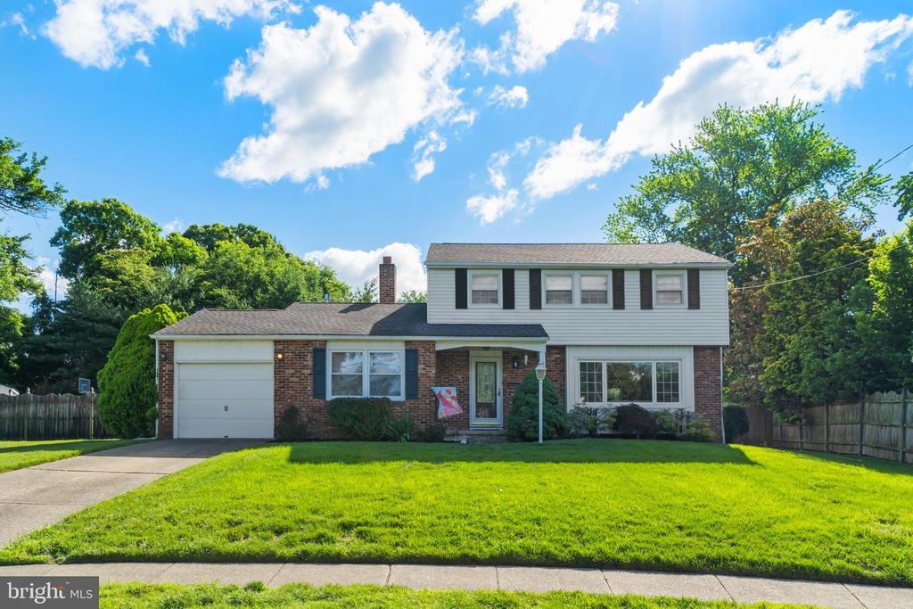 3 LINDEN CT, Turnersville, NJ 08012