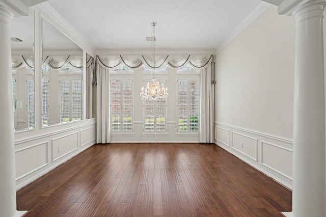22 N Castlegreen Circle, The Woodlands, TX 77381