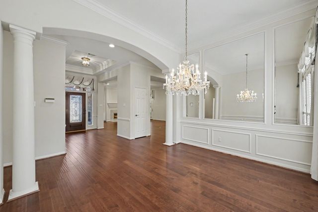 22 N Castlegreen Circle, The Woodlands, TX 77381