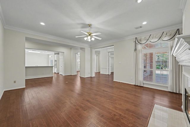22 N Castlegreen Circle, The Woodlands, TX 77381