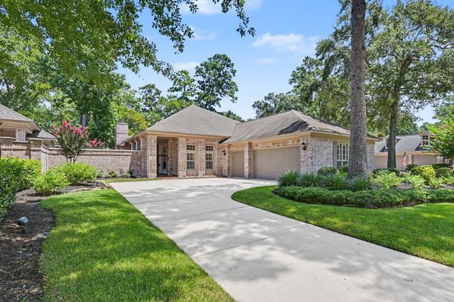 22 N Castlegreen Circle, The Woodlands, TX 77381