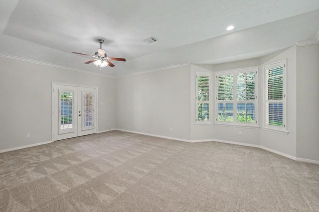 22 N Castlegreen Circle, The Woodlands, TX 77381