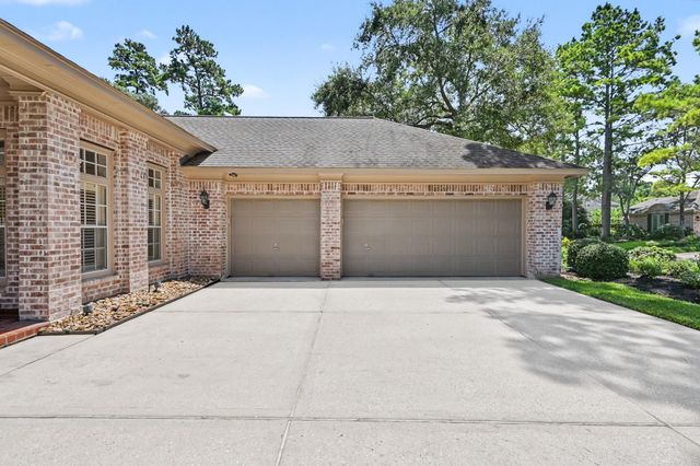 22 N Castlegreen Circle, The Woodlands, TX 77381
