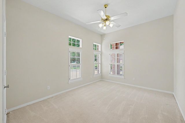 22 N Castlegreen Circle, The Woodlands, TX 77381