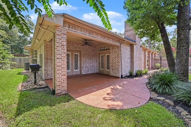 22 N Castlegreen Circle, The Woodlands, TX 77381