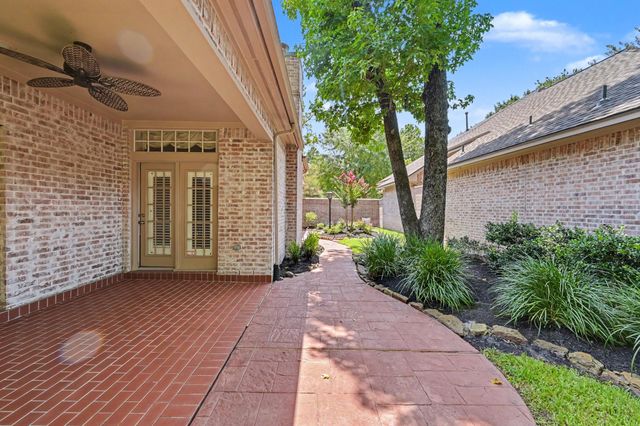 22 N Castlegreen Circle, The Woodlands, TX 77381