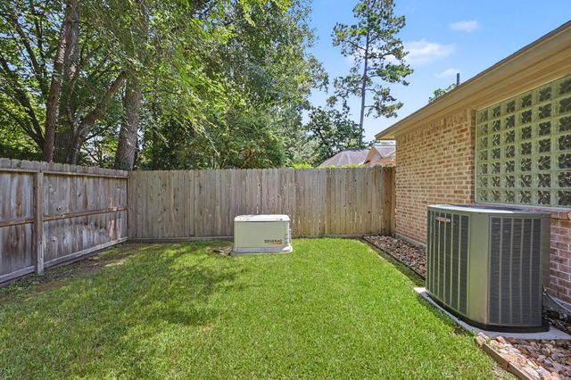 22 N Castlegreen Circle, The Woodlands, TX 77381