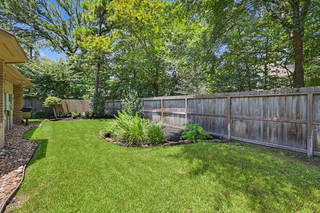 22 N Castlegreen Circle, The Woodlands, TX 77381