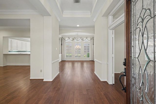 22 N Castlegreen Circle, The Woodlands, TX 77381