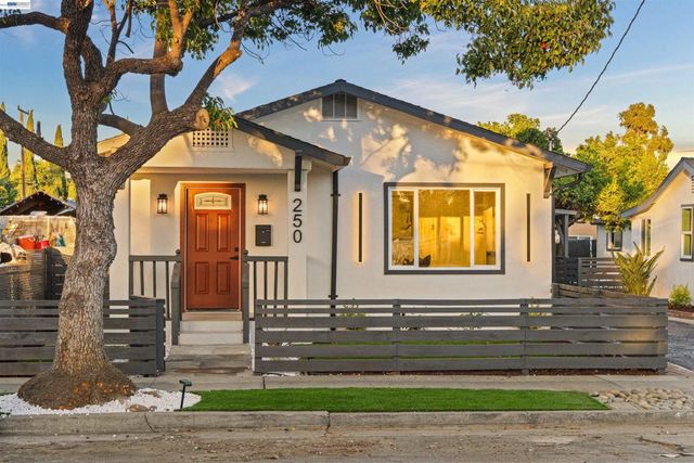 250 San Antonio Ct, San Jose, CA 95116