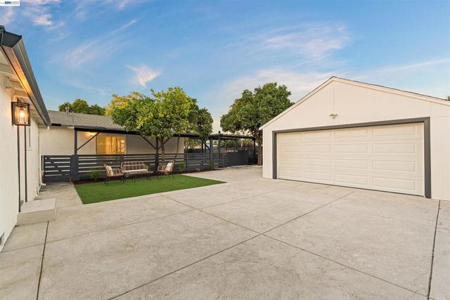 250 San Antonio Ct, San Jose, CA 95116