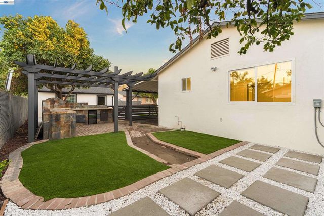 250 San Antonio Ct, San Jose, CA 95116